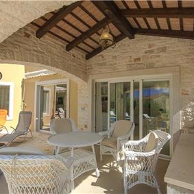 4 bedroom villa with pool near Sveti Lovrec, sleeps 8